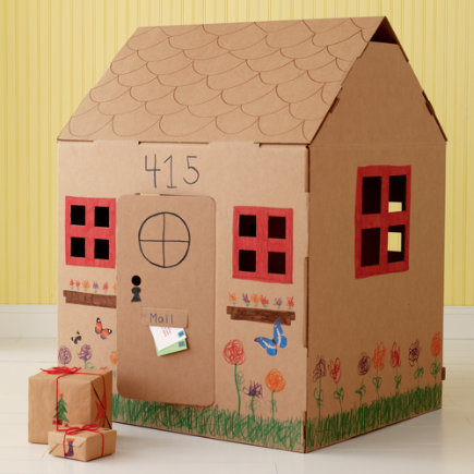 79046273_large_3710481_CardboardPlayhome_H08