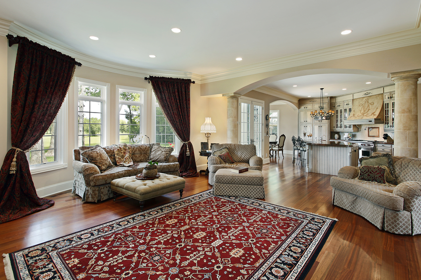 Living room with two columns