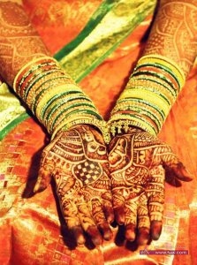 Decorate-Bridal-With-Arabic-Mehndi-Designs1-e1290691415117