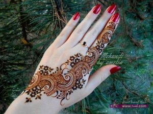 Eid-Mehndi-Designs-For-Girls-And-Women-7