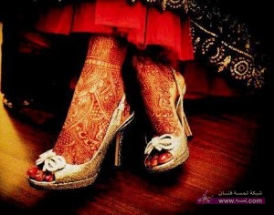 New-Arabian-and-Italian-Mehndi-designs-for-bridals-2013-14-brides-1