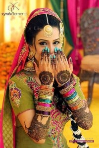 New-Arabian-and-Italian-Mehndi-designs-for-bridals-2013-14-brides-11