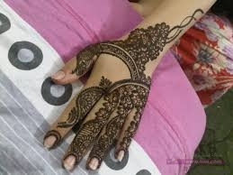Latest-Mehndi-Designs-By-Falguni-Rajpara