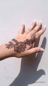 Simple-Mehndi-Designs-for-Hands-2 (1)