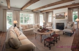 traditional-family-room-scheme-design-with-wooden-floor-and-wooden-table-also-window-915x597