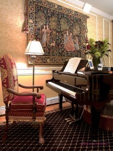 DP_Duneier-traditional-piano-corner_s3x4_lg