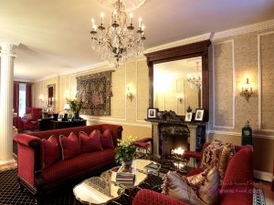 DP_Duneier-traditional-red-gold-living-room_s4x3_lg