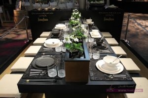 cf29n-table-setting-flower-black-white-590np040511