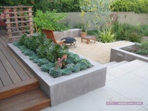 Contemporary-Grand-View-Backyard-Garden-900x675