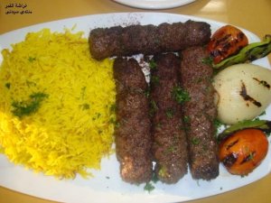 أرز اصفر مع الكباب وأرز أصفر بالدجاج والخضروات 2 1243106848 300x225 أرز اصفر مع الكباب وأرز أصفر بالدجاج والخضروات