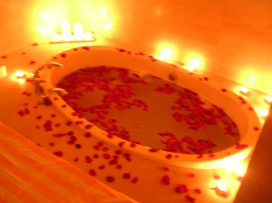 ديكور حمامات رومانسيه روعه ديكورات اثاث romantic bath with rose ديكور حمامات رومانسيه روعه ديكورات اثاث
