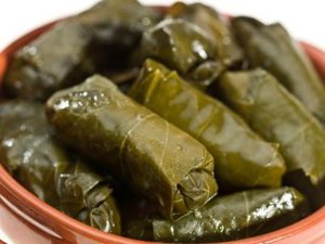 محشى ورق العنب ولحمة بالصوص اللذيذ والسحور سلطة الخضراوات المشوية والحلو بسبوسة 971995 509772469078638 646695930 n 300x225 محشى ورق العنب ولحمة بالصوص اللذيذ والسحور سلطة الخضراوات المشوية والحلو بسبوسة