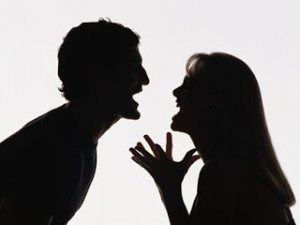 كلمات يجب أن لا تقولها المرأة للرجل relationship 300x225 كلمات يجب أن لا تقولها المرأة للرجل