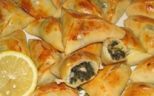 فطائر السبانخ اللبنانية 308 300x187 فطائر السبانخ اللبنانية