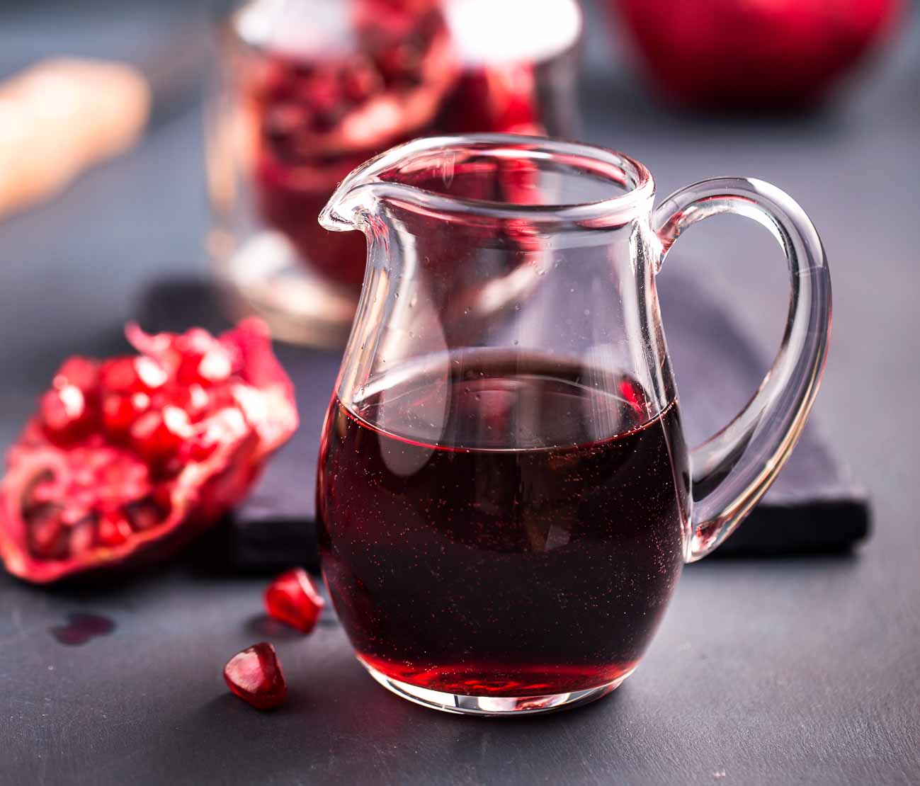 عصير الرمان من العصائر الأساسية على المائدة الرمضانية Homemade Pomegranate Juice With Ginger 1 عصير الرمان من العصائر الأساسية على المائدة الرمضانية
