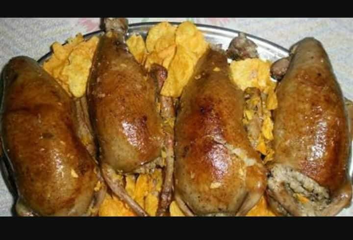 طريقة عمل حمام محشي بالفريك 36948649 168726397333512 3020476759259742208 n طريقة عمل حمام محشي بالفريك