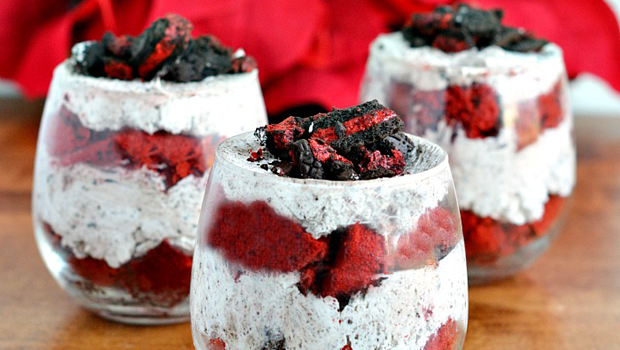 header_image_red-velvet-cake-in-jar-recipe-main-image-fustany-AR