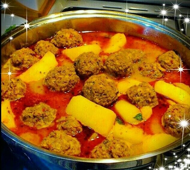 الصالونه (باللحم المفروم والبطاط) 56902462 1235565273274211 5189138392780111872 n الصالونه (باللحم المفروم والبطاط)