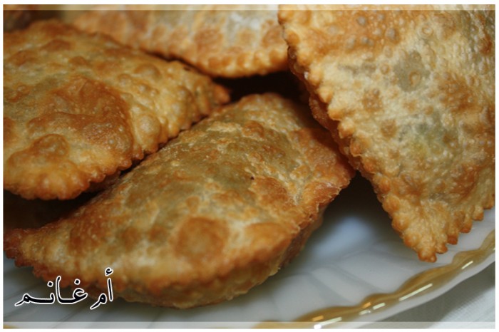 طريقه عمل اشهي معجنات رمضان بالخطوات المصورة 22889 700x466 طريقه عمل اشهي معجنات رمضان بالخطوات المصورة