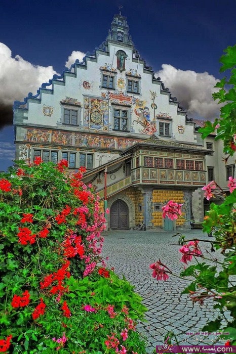 Beautiful-Garden-House-Photos-6