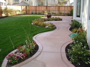 Small-backyard-landscaping-1a