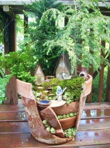 broken-flower-pot-fairy-gardens-13