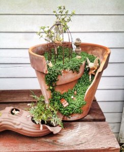 broken-flower-pot-fairy-gardens-18