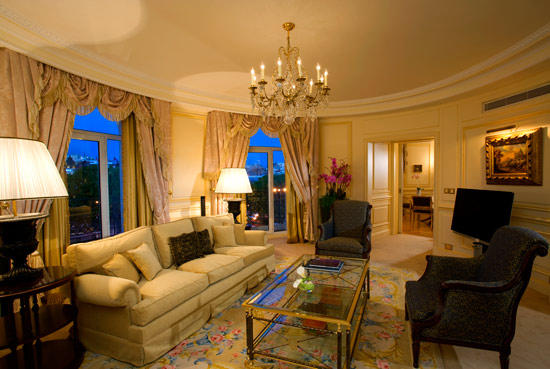 img_girls-ly1365544639_975