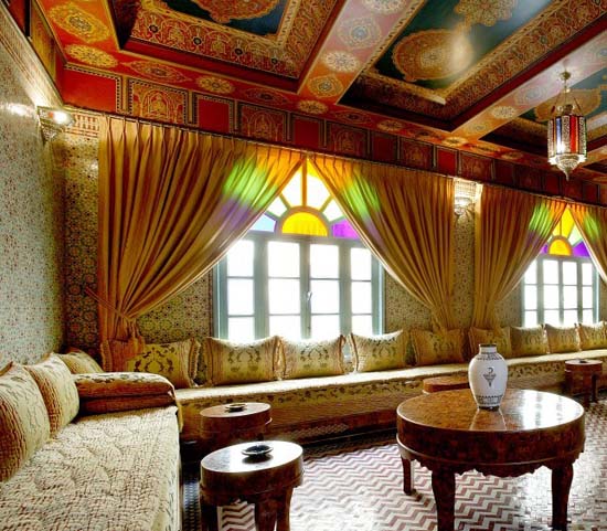moroccan-decorating-ideas-ceiling-painting