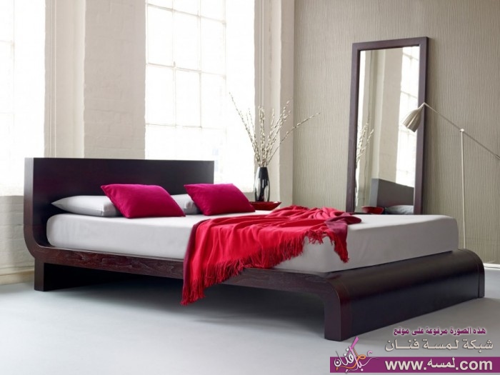red-blanket-ideal-bedroom-700x525