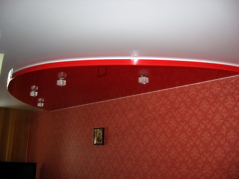 ديكور-اسقف-صالات-ومجالس-بلون-احمر